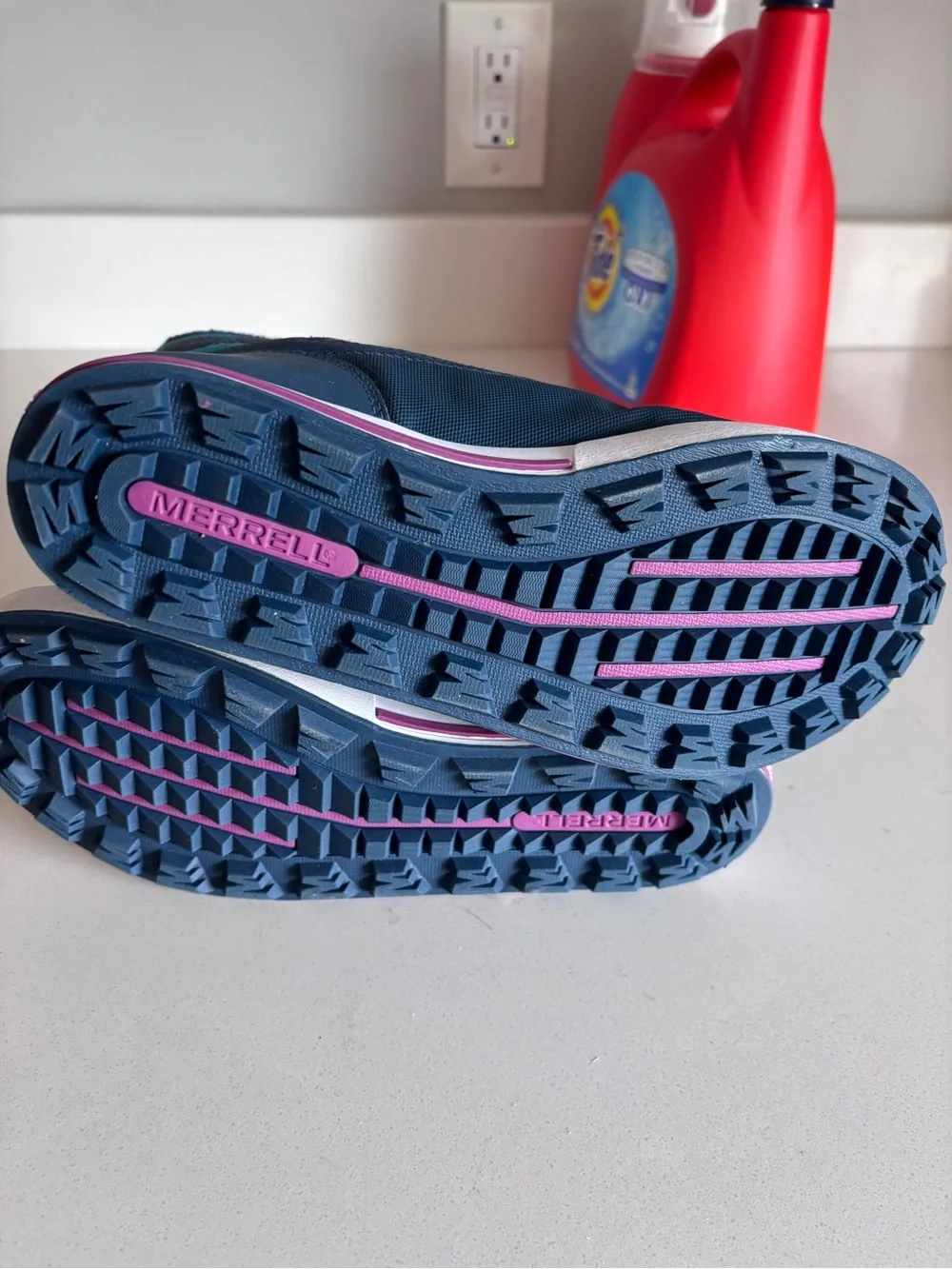 Girls Merrell Snow Bank Waterproof Boots in Navy/Turquoise size 6M EUC